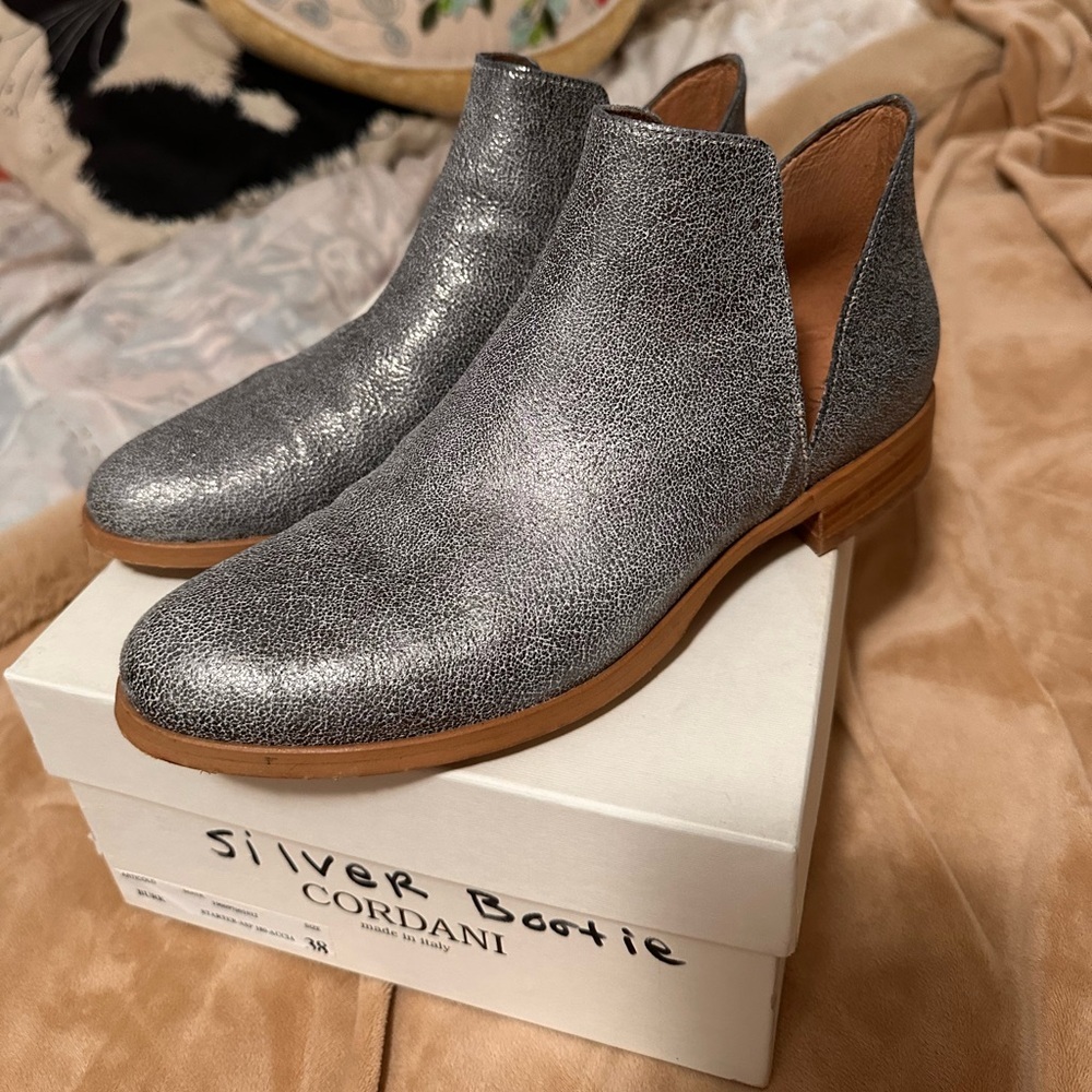 Cordani Silver Leather Cutout Bootie - Women's